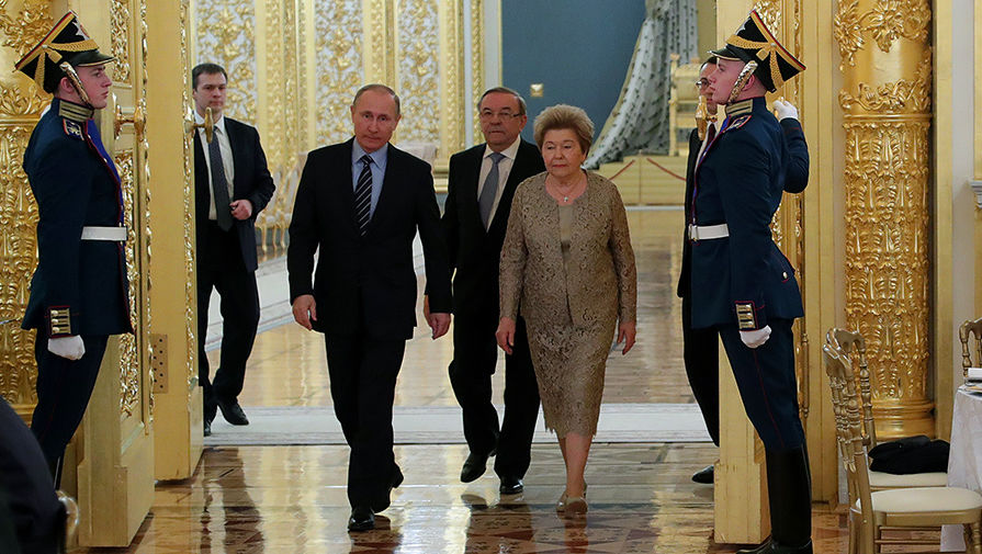 Владимир Путин и Наина Ельцина на&nbsp;торжественном приеме в&nbsp;Александровском зале Большого Кремлевского дворца