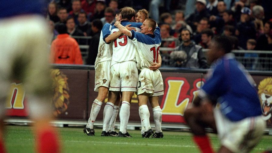 5 июня 1999 года. Футбольный матч Франция — Россия.