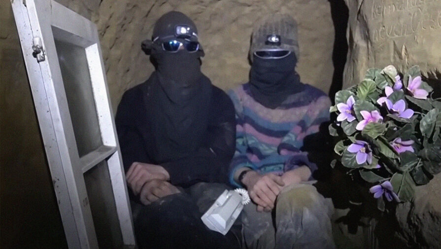 Два активиста залезли под землю в немецком Лютцерате, чтобы помешать расчистке деревни