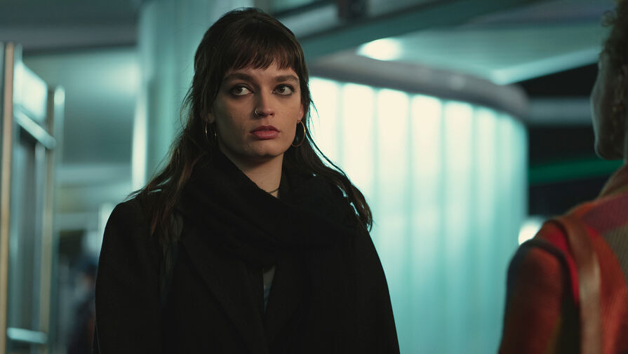 Эмма Маки покинула сериал Половое воспитание после четвертого сезона
