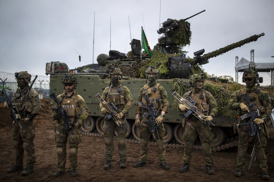 Солдаты армии Норвегии принимают участие в военных учениях НАТО, 2022 год
