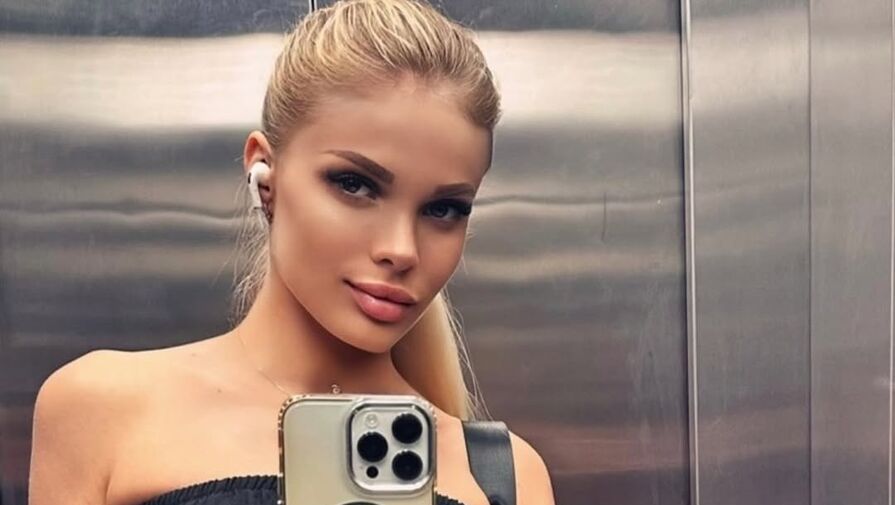 Избитой и оставшейся без половины черепа модели предстоит сложная операция