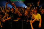 Зрители в спорткомплексе «Олимпийский» на концерте групп Slayer и Megadeth, 2011 год