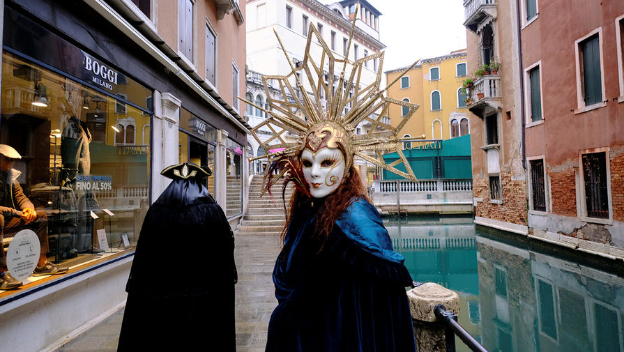 Улицы Венеции во время карнавала, 7 февраля 2021 года