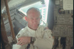 Астронавт Базз Олдрин в лунном модуле космического корабля «Аполлон-11», 20 июля 1969 года