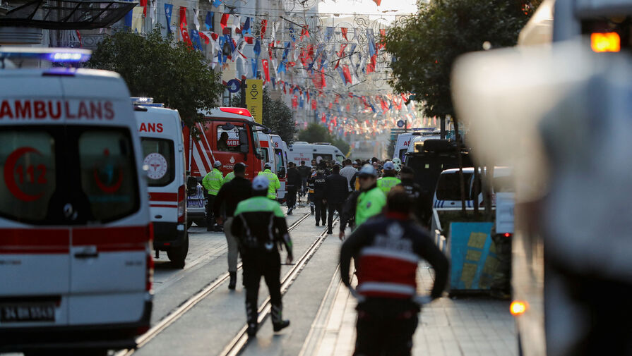 В Стамбуле трамвай врезался в автобус, пострадали 33 человека