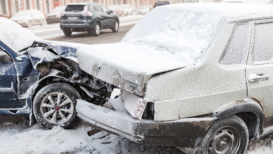Массовая авария с участием пяти автомобилей произошла в Екатеринбурге