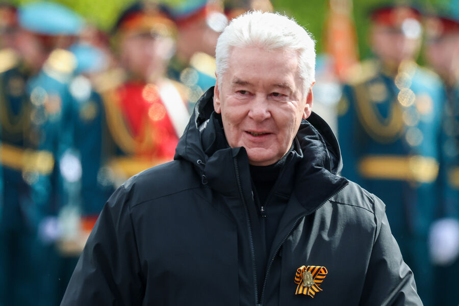 Сергей Собянин принял участие в параде Победы на Красной площади ...