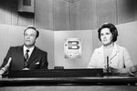 Дикторы Центрального телевидения Игорь Кириллов и Нонна Бодрова ведут программу «Время», 1977 год