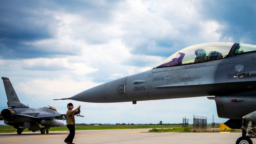 Пентагон: США не видят сейчас смысла начинать обучение военных Украины использованию F-16