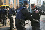 Полицейские проверяют прохожих в центре Брюсселя