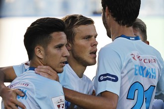 «Зенит» играет на своем поле с «Уфой» в матче РФПЛ