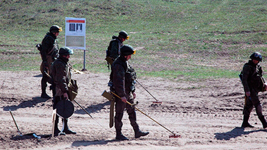 Российские саперы провели в Приднестровье занятие по установке и обезвреживанию мин