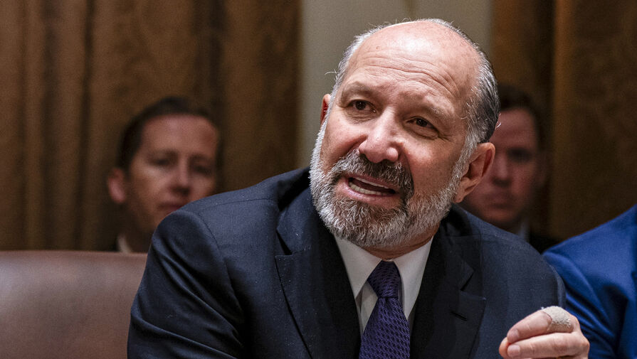 Глава минторга США рассказал о связях с Эпштейном