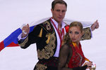 Фигуристы Роман Костомаров и Татьяна Навка с золотыми медалями ХХ зимних Олимпийских игр, 2006 год 