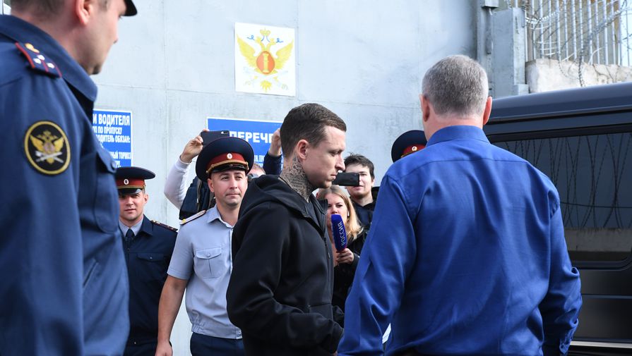 Кокорин и Мамаев вышли на свободу по УДО Газета.Ru Новости