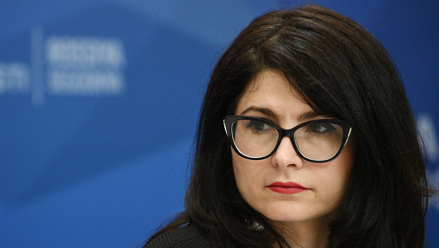 Член СПЧ Меркачева рассказала, что идея надевать людям кандалы в судах появилась на фоне общей напряженности