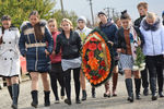 Хуторские школьники пришли на похороны с траурным венком