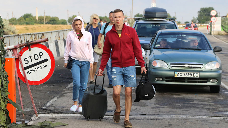 Пункт пропуска «Джанкой» на границе России и Украины, июль 2017 года