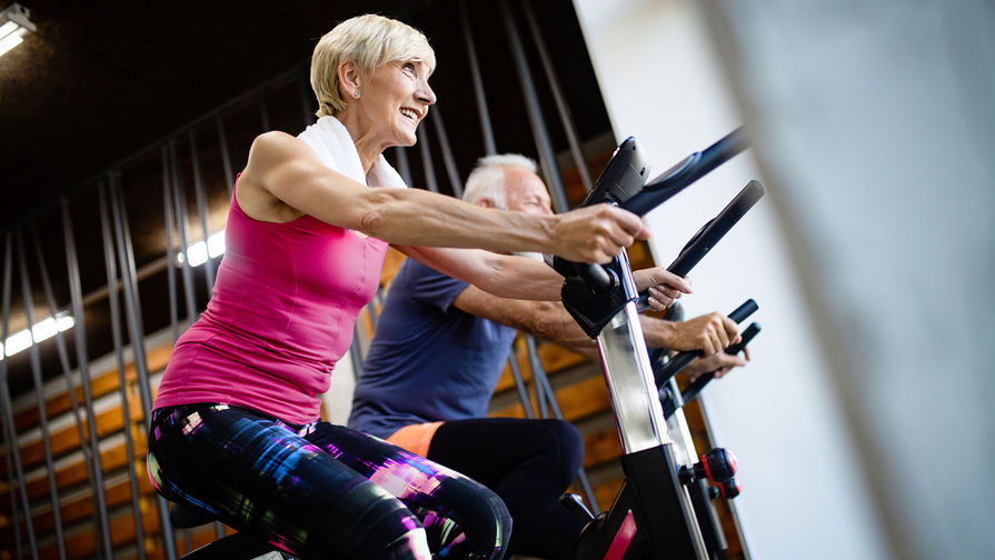 Эндокринолог назвала 3 шага, которые помогут не потерять силу мышц в старости