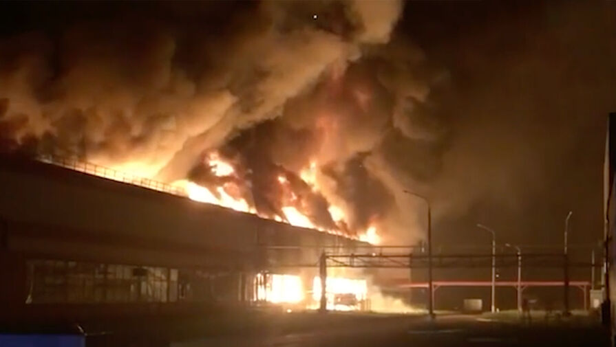В МЧС заявили о ликвидации открытого горения на заводе 