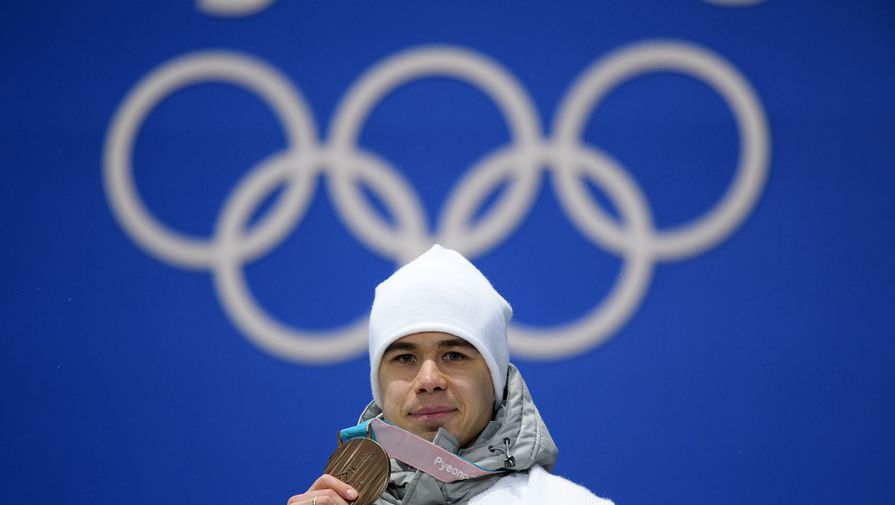 Российский шорт-трекист Семен Елистратов с бронзовой медалью Олимпийских игр — 2018