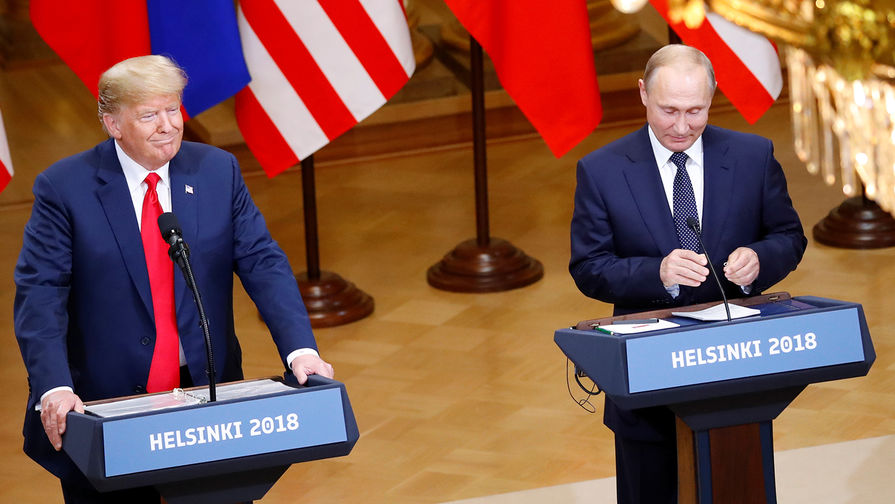 Президент США Дональд Трамп и президент России Владимир Путин во время пресс-конференции по итогам встречи в Хельсинки, 16 июля 2018 года