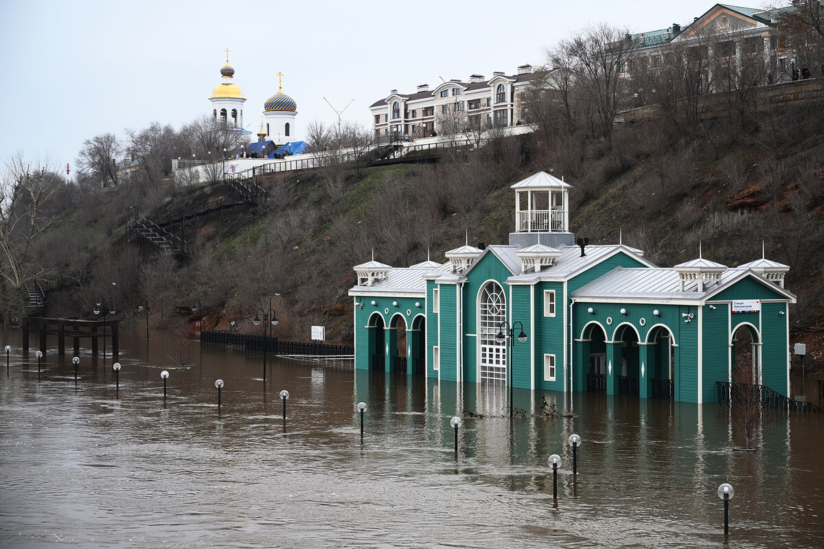 В Оренбурге заявили о поднятии уровня воды в реке Урал - Газета.Ru | Новости