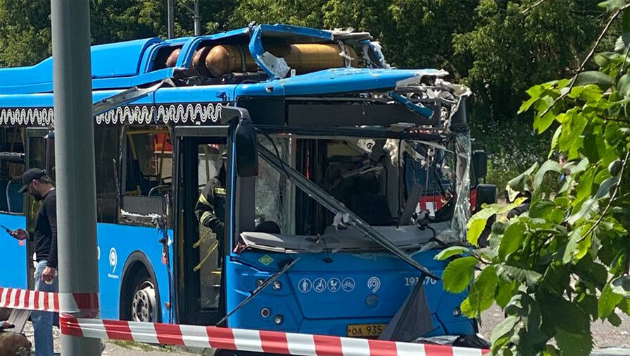 Для расследования взрыва автобуса в Москве подключили автокомпанию, которая его сделала