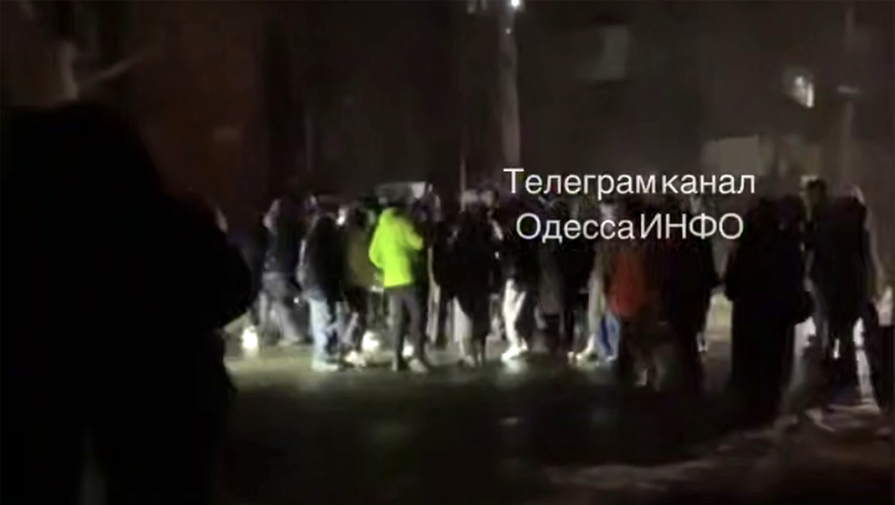 Жители Одессы из-за блэкаута начали перекрывать городские улицы