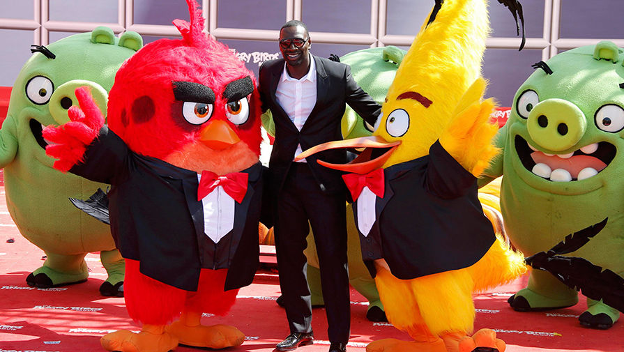 Актер Омар Си во время фотоколла Angry Birds в&nbsp;Каннах