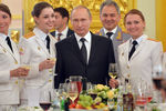 Владимир Путин во время встречи с выпускниками военных вузов