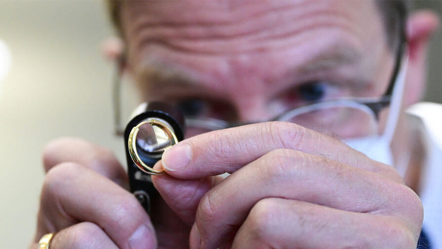 Методы "утюга и паяльника". Как "черные кредиторы" загоняют россиян в долговую яму