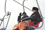 2001 год. Ислам Каримов и Нурсултан Назарбаев на кресельной канатной дороге поднимаются к Талгарскому перевалу 