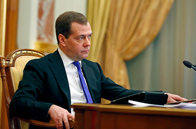 С уходом Суркова атаки на правительство не прекратятся