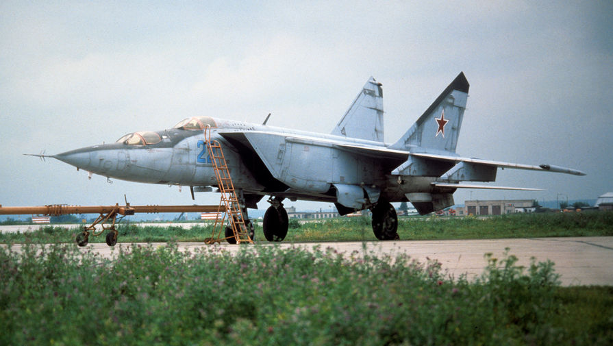 Советский истребитель МиГ-25
