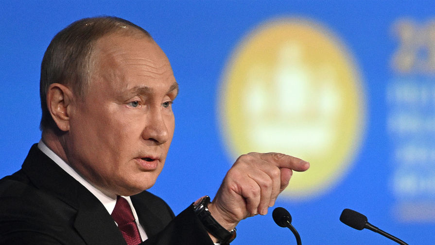 Путин призвал избавить стройкомплекс от бюрократии