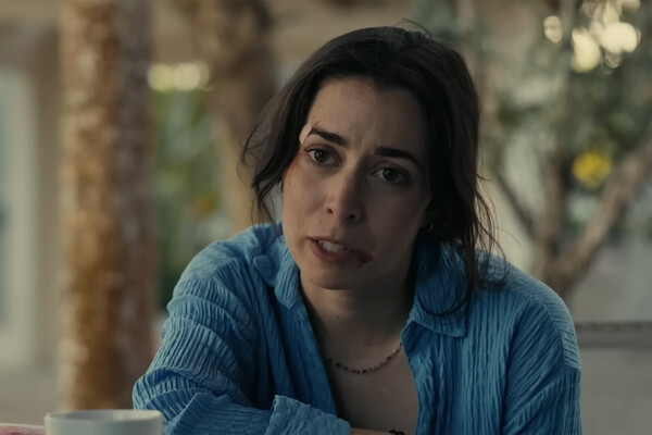 Кадр из сериала «Курорт» (2022)