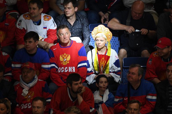 Болельщики сборной России во время матча чемпионата мира по хоккею за третье место между сборными командами России и Чехии