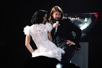 Кэти Перри и Дэйв Грол из Foo Fighters на сцене MTV Europe Music Awards 2009 в Берлине