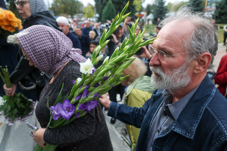 Актер Федор Добронравов во время церемонии прощания с&nbsp;актером Романом Мадяновым у&nbsp;храма Архангела Михаила в&nbsp;Бронницах, 27&nbsp;сентября 2024&nbsp;года