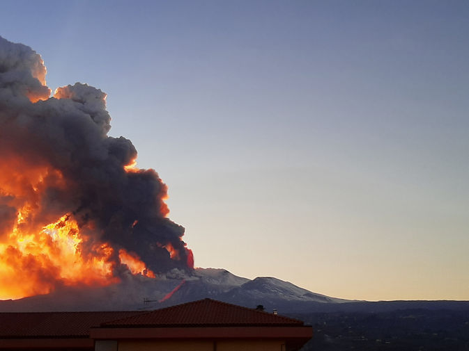 Извержение вулкана Этна на Сицилии, 16 февраля 2021 года