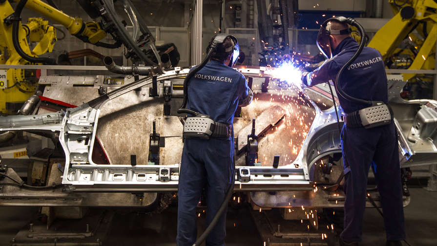 "Мера крайняя, но ударов в спину не потерпим". Как будут национализировать имущество Запада