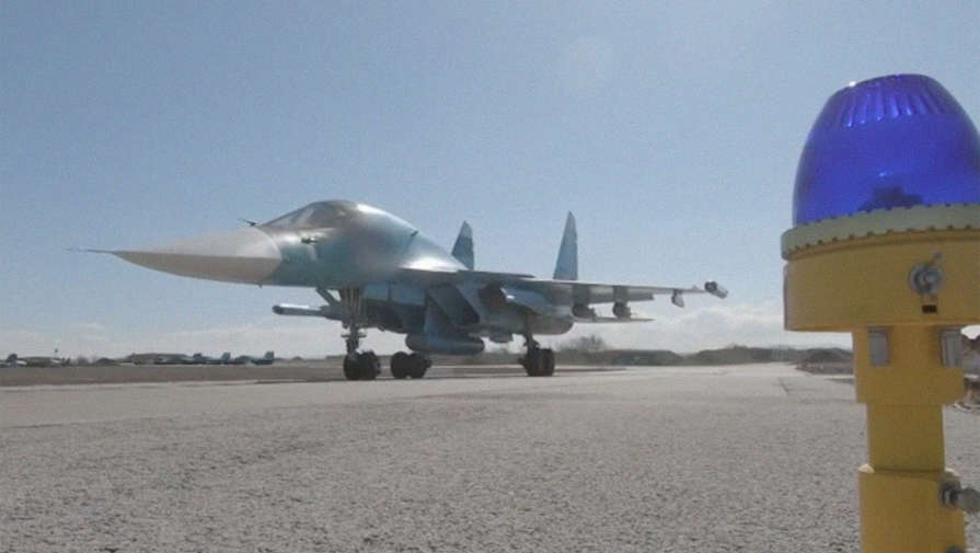 Минобороны показало видео уничтожения Су-34 военной техники Украины