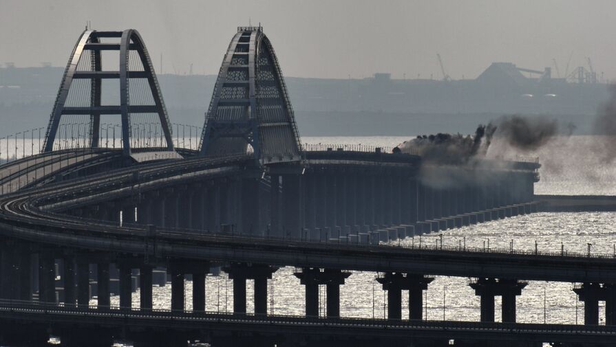 Хуснуллин попросил россиян сократить количество поездок по Крымскому мосту