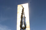 <b>Монумент «Слеза скорби» в Нью-Джерси, 2005</b>
<br><br>
30-метровая скульптура с 12-метровой никелированной слезой была открыта в Бейонне в память о жертвах трагедии 11 сентября 2001 года. Монумент считается официальным подарком правительства России американскому народу. Торжественное открытие состоялось 16 сентября 2005 года, на церемонии присутствовал президент России Владимир Путин.