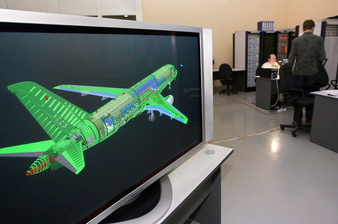 Компьютерная модель самолета в конструкторском бюро предприятия «Сухой»