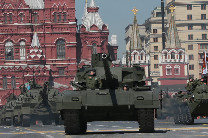 Танк Т-14 «Армата» во время генеральной репетиции парада Победы на Красной площади