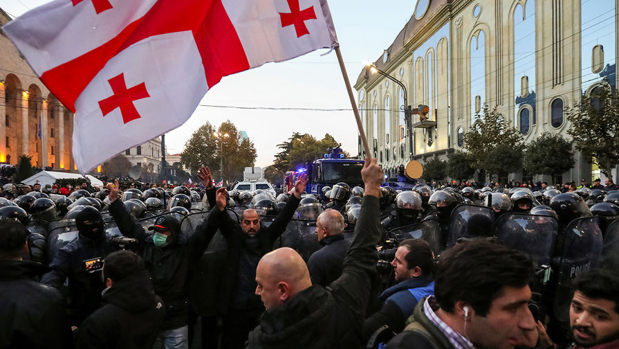 Во время протестов в&nbsp;Тбилиси, 18 ноября 2019 года