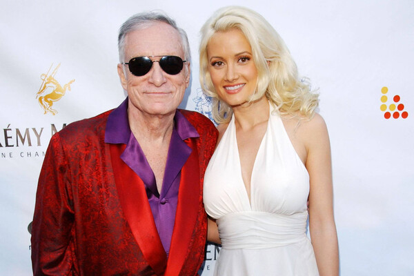 Орыс әйелінің жатын бөлмесінде жасырын мини камера порно видео